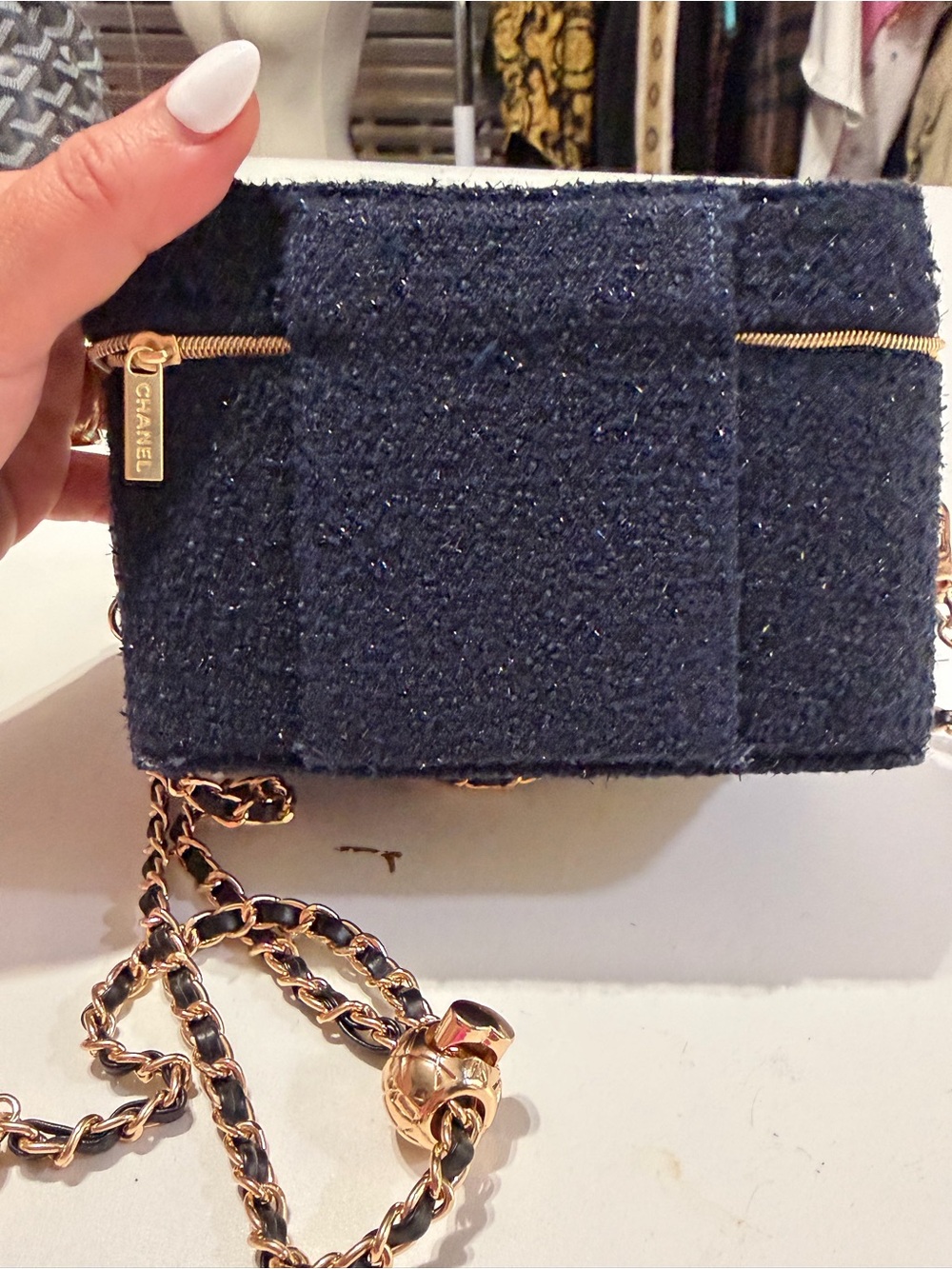 CHANEL Beauté Black Tweed Mini Vanity Crossbody with Gold Hardware - Picture 3 of 10